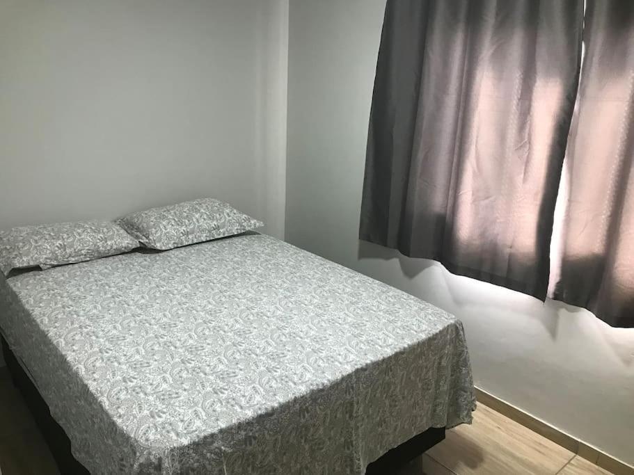 Casa Com 2 Quartos Agradaveis Com Ar Condicionado Фос-ду-Игуасу Экстерьер фото